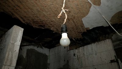 "Коли ми увійшли в цей будинок, я заплакала": на Чернігівщині родина переселенців втратила житло вдруге "Коли ми увійшли в цей будинок, я заплакала": на Чернігівщині родина переселенців втратила житло вдруге
