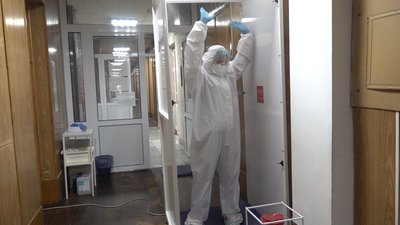 На рівні з усіма: випускники медколеджу на Харківщині пів року працюють у COVID-лікарнях На рівні з усіма: випускники медколеджу на Харківщині пів року працюють у COVID-лікарнях