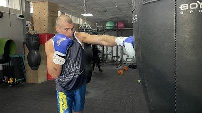 Тайбоксер з Полтави Олег Приймачов поєднує спорт зі службою у спецпідрозділі управління розвідки Тайбоксер з Полтави Олег Приймачов поєднує спорт зі службою у спецпідрозділі управління розвідки