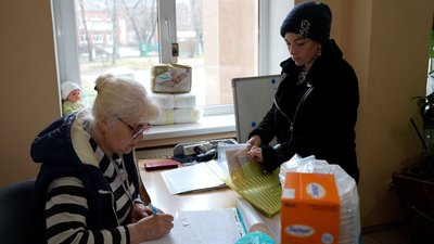гуманітарна допомога підгузки пелюшки харчування діти дорослі управління соцзахисту Покровськ Донецька область гуманітарна допомога підгузки пелюшки харчування діти дорослі управління соцзахисту Покровськ Донецька область