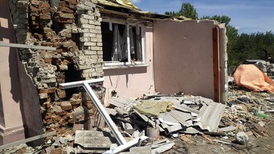 "20 хвилин з хати вибирався" — мешканці про ракетний обстріл військами РФ Білопілля на Сумщині "20 хвилин з хати вибирався" — мешканці про ракетний обстріл військами РФ Білопілля на Сумщині