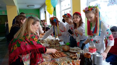 Школярі з Бобровиці зібрали майже 180 тисяч гривень на допомогу ЗСУ Школярі з Бобровиці зібрали майже 180 тисяч гривень на допомогу ЗСУ