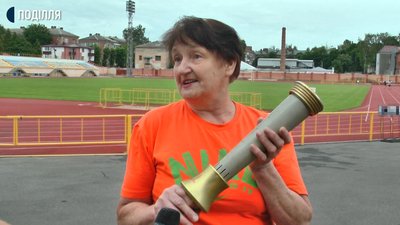 Ганна Криніна запалила олімпійський вогонь на центральному стадіоні Хмельницького Ганна Криніна запалила олімпійський вогонь на центральному стадіоні Хмельницького