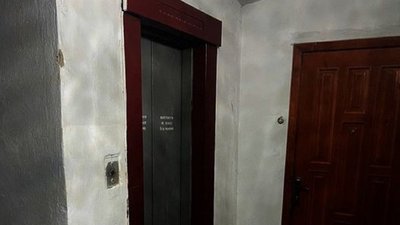 Жінка, яка впала у ліфтову шахту в Хмельницькому, загинула