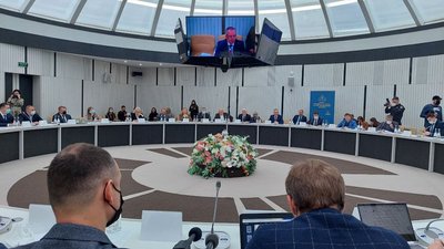 У Харкові — виїзне засідання комітету Верховної Ради: обговорюють аварійність на дорогах