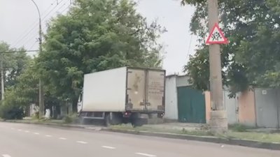 У Миколаєві вантажівка виїхала на тротуар та збила жінку