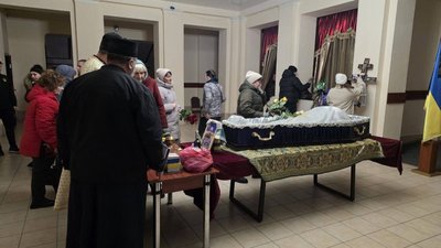 Прощання із загиблим військовим Денисом Махоньковим