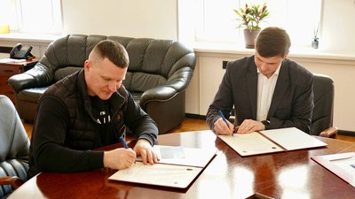 Міста Запоріжжя та Калуш підписали документи про економічне партнерство Міста Запоріжжя та Калуш підписали документи про економічне партнерство