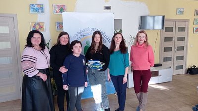 Тернополянці передали друкарську машинку для шрифту Брайля