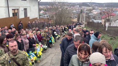 На Тернопільщині попрощалися із бійцем Юрієм Тихолізом На Тернопільщині попрощалися із бійцем Юрієм Тихолізом