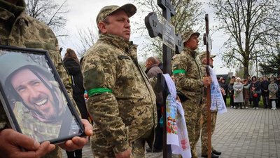 На Дніпропетровщині попрощалися із двома загиблими бійцями На Дніпропетровщині попрощалися із двома загиблими бійцями
