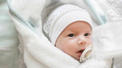 У Чернівцях медики доглядають одномісячну дівчинку, яку залишили у будинку дитини