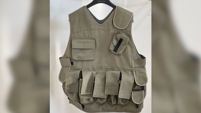 На Рівненщині фабрика з французьким капіталом почала шити тактичні жилети На Рівненщині фабрика з французьким капіталом почала шити тактичні жилети