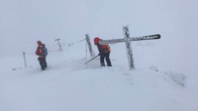 На Закарпатті рятувальники надали допомогу в горах двом туристам