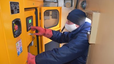 У Кіровоградській області рятувальники перевіряють резервні електростанції в лікарнях У Кіровоградській області рятувальники перевіряють резервні електростанції в лікарнях