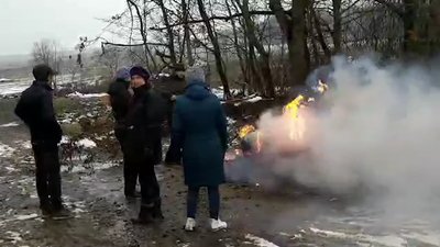 Палять шини і солому - жителі прикарпатських сіл Насташине та Кошнюшки протестують