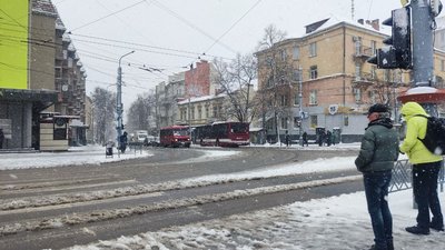 Снігопад на Івано-Франківщині. Що відомо про стан шляхів в області Снігопад на Івано-Франківщині. Що відомо про стан шляхів в області