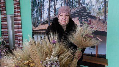 Понад дві з половиною тонни домашніх страв відправили до свят воїнам ЗСУ жителі Вільшанської громади на Житомирщині Понад дві з половиною тонни домашніх страв відправили до свят воїнам ЗСУ жителі Вільшанської громади на Житомирщині