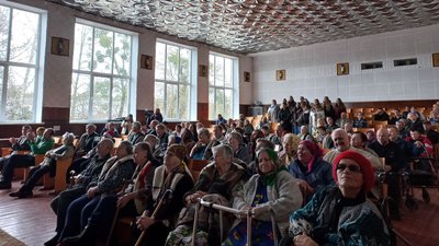 Підопічні, геріатричний пансіонат, подарунки, юлині бабусі, концерт, благодійний фонд, юля карпова Підопічні, геріатричний пансіонат, подарунки, юлині бабусі, концерт, благодійний фонд, юля карпова