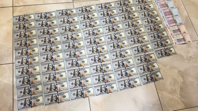 У Миколаєві затримали підозрюваного, який продавав гуманітарні машини для ЗСУ У Миколаєві затримали підозрюваного, який продавав гуманітарні машини для ЗСУ