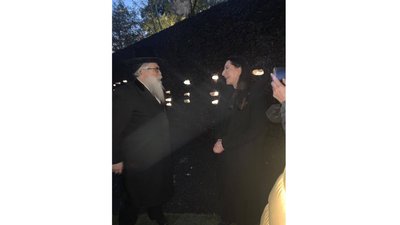 Марина Абрамович прилетіла у Київ на відкриття своєї інсталяції "Кришталева стіна плачу"
