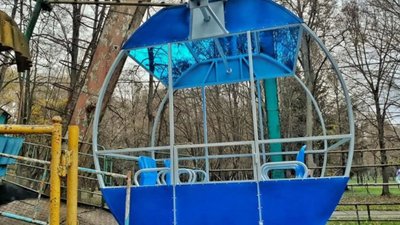 Для "колеса огляду" минулого року закупили нові кабінки за мільйон гривень. Фото: Суспільне. Поділля.