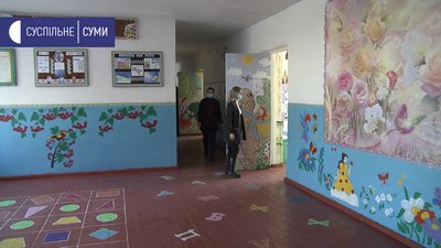 "Будуть їздити за 19 кілометрів". У двох селах Сумщини ліквідують школи "Будуть їздити за 19 кілометрів". У двох селах Сумщини ліквідують школи