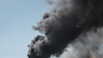У Чернігові війська РФ атакували жилий будинок та об’єкт інфраструктури