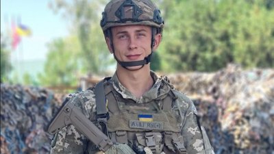 Актор з серіалу "Кріпосна" Руслан Пахомі Актор з серіалу "Кріпосна" Руслан Пахомі