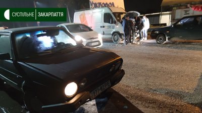 ДТП поблизу Ужгорода: зіткнулися три машини ДТП поблизу Ужгорода: зіткнулися три машини