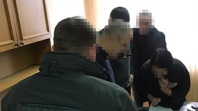 На Буковині працівників фіскальної служби підозрюють у контрабанді