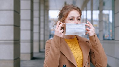 Із обмеженнями або перевіркою вакцинації: на Полтавщині діє «жовта» карантинна зона