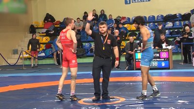 У Черкасах спортсмени змагаються за Кубок України з греко-римської боротьби У Черкасах спортсмени змагаються за Кубок України з греко-римської боротьби