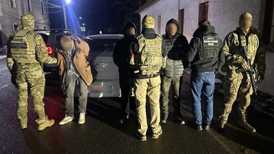 4 тис. дол. з людини: на Закарпатті затримали підозрюваного у переправленні чоловіків