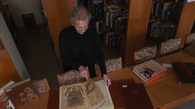 У черкаській бібліотеці представили копії рукописних книг Київської Русі
