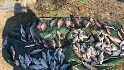 На Черкащині патрульні затримали рибалку із 40 кг риби