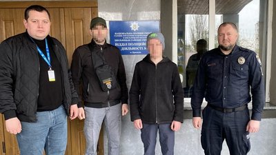 На Красилівщині правоохоронці виявили 30-річного нелегала з РФ.