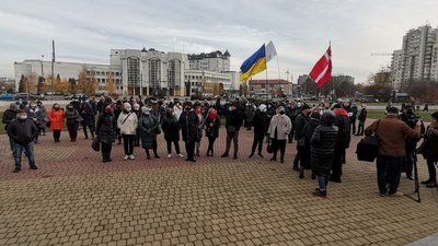 На Волині підприємці зібралися на мітинг: вимагають скасувати встановлення касових апаратів На Волині підприємці зібралися на мітинг: вимагають скасувати встановлення касових апаратів
