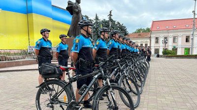 У Чернівцях почали працювати поліцейські велопатрулі. Що про це відомо У Чернівцях почали працювати поліцейські велопатрулі. Що про це відомо