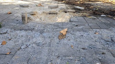 Російська армія обстріляла Херсон: поранена людина