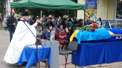"До мети йшов до кінця". На Сумщині попрощалися з захисником Василем Барановим "До мети йшов до кінця". На Сумщині попрощалися з захисником Василем Барановим