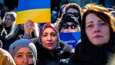 Литовські жінки підтримали українок. Журналістки та активістки вийшли з мовчазним протестом Литовські жінки підтримали українок. Журналістки та активістки вийшли з мовчазним протестом