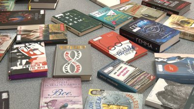 День книголюбів: яку літературу обирають читачі волинської бібліотеки