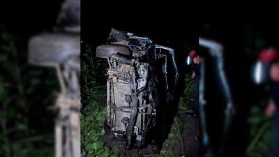 Виїхав за межі дороги та перекинувся: на Чернігівщині в ДТП загинув водій легковика Виїхав за межі дороги та перекинувся: на Чернігівщині в ДТП загинув водій легковика