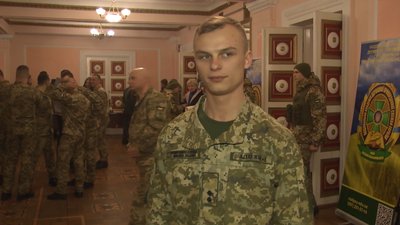 Назар Музичевський — випускник Національної академії Державної прикордонної служби імені Богдана Хмельницького. Назар Музичевський — випускник Національної академії Державної прикордонної служби імені Богдана Хмельницького.