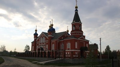 "Він наставляє на мене ліхтарик, а потім свій автомат": історія дівчини, яка виїхала з окупованого села на Харківщині "Він наставляє на мене ліхтарик, а потім свій автомат": історія дівчини, яка виїхала з окупованого села на Харківщині