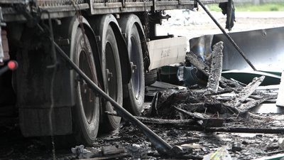 Пошкоджене авто, яке перебувало на території лісництва: РФ атакувала Лоска