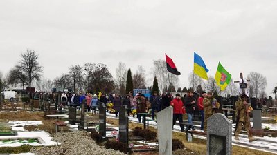 На Черкащині попрощалися із захисником Сергієм Асєйкіним, який загинув на війні з Росією На Черкащині попрощалися із захисником Сергієм Асєйкіним, який загинув на війні з Росією