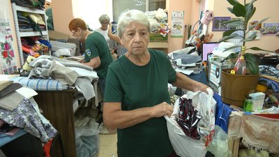 У Черкасах шиють ковдри та подушки на передову У Черкасах шиють ковдри та подушки на передову