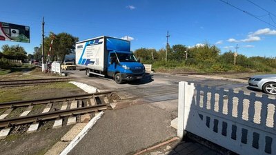 Переїзд на вулиці Пластовій